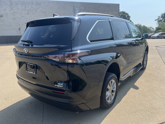 used 2023 Toyota Sienna car, priced at $78,903