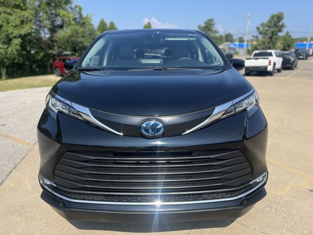 used 2023 Toyota Sienna car, priced at $78,903