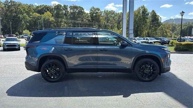 new 2026 Chevrolet Traverse car, priced at $45,405