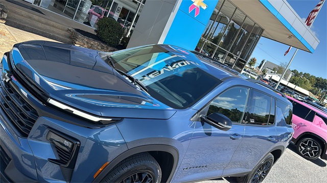 new 2026 Chevrolet Traverse car, priced at $45,405