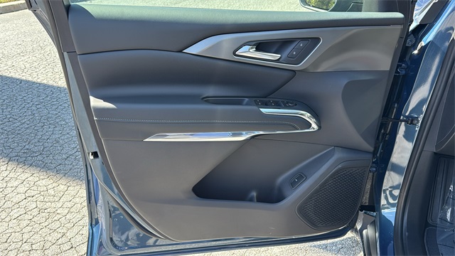 new 2026 Chevrolet Traverse car, priced at $45,405