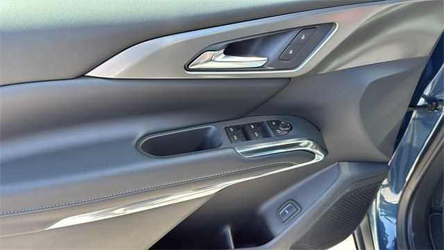 new 2026 Chevrolet Traverse car, priced at $45,405