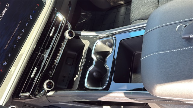 new 2026 Chevrolet Traverse car, priced at $45,405