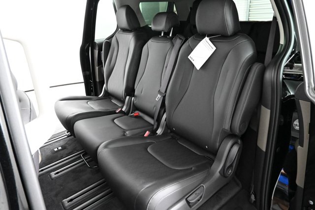 new 2026 Kia Carnival Hybrid car, priced at $44,255