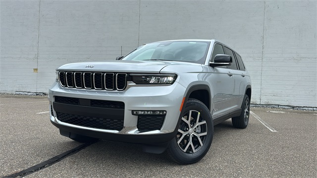 new 2025 Jeep Grand Cherokee L car, priced at $48,215