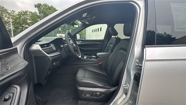 new 2025 Jeep Grand Cherokee L car, priced at $48,215