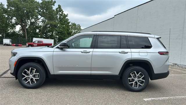 new 2025 Jeep Grand Cherokee L car, priced at $48,215