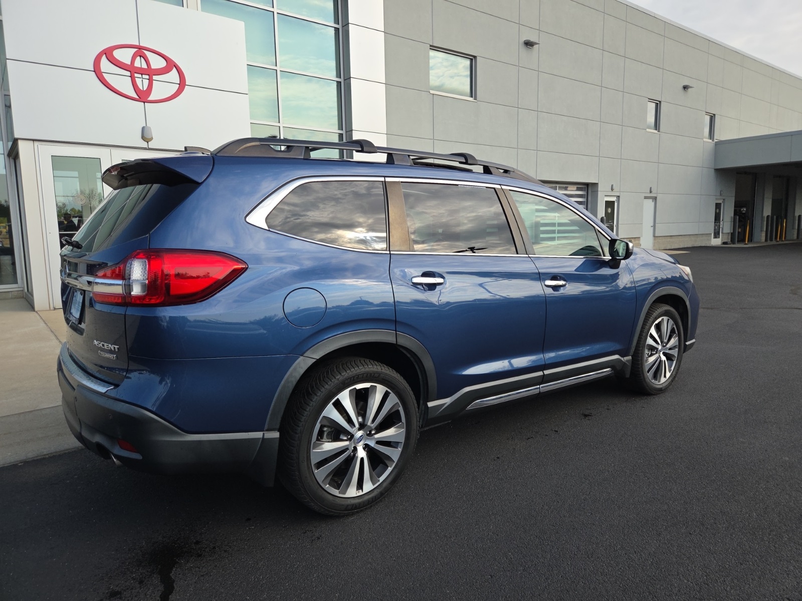 used 2020 Subaru Ascent car, priced at $23,132