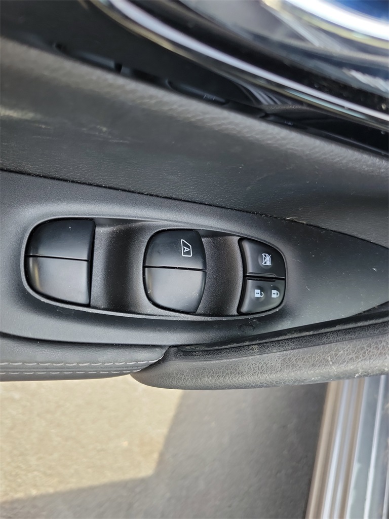 used 2022 Nissan Rogue Sport car, priced at $21,998