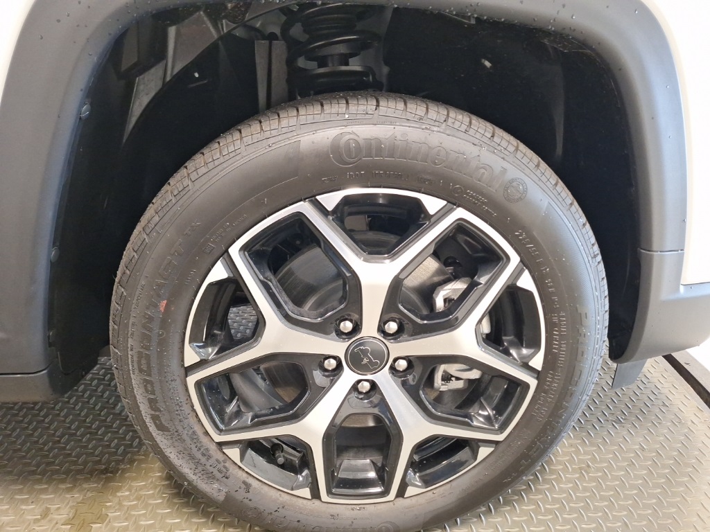 new 2025 Jeep Compass car, priced at $32,223