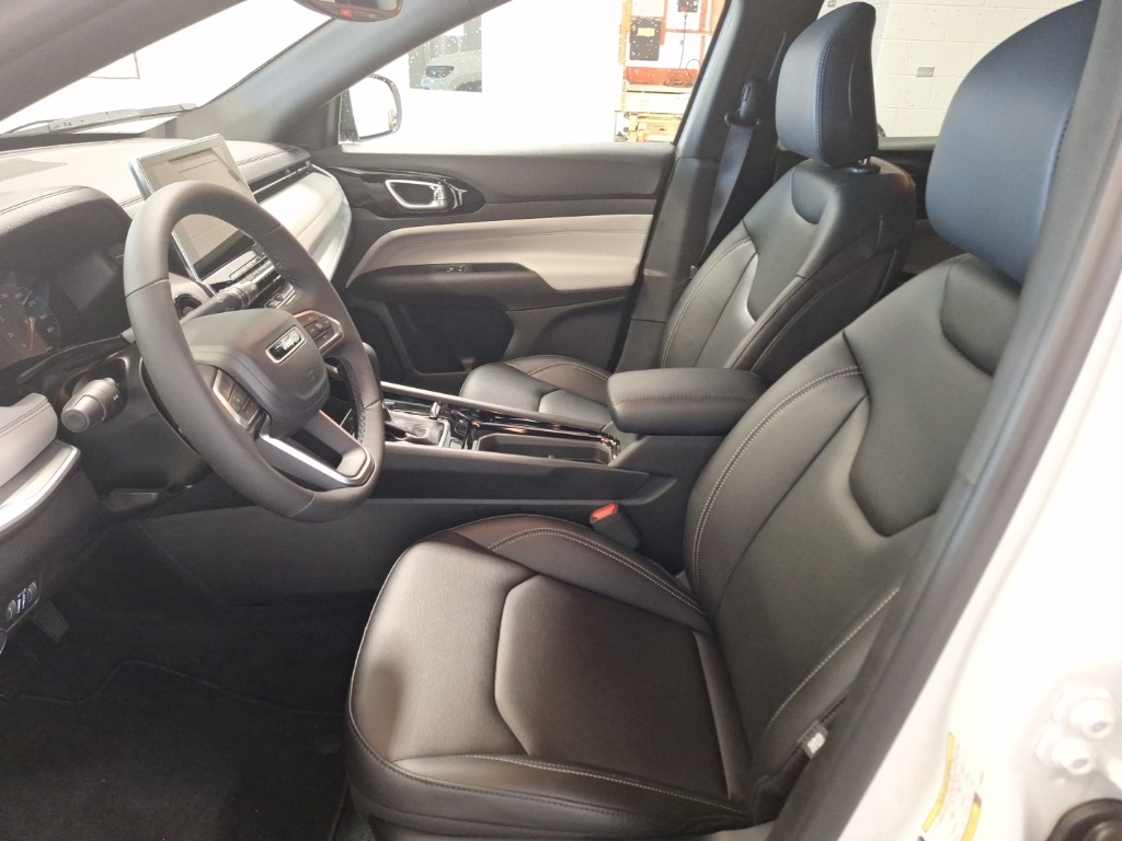 new 2025 Jeep Compass car, priced at $32,223
