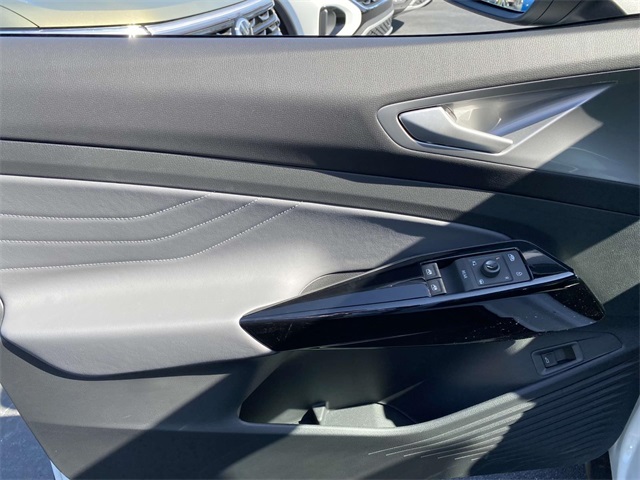 new 2025 Volkswagen ID.4 car, priced at $60,611