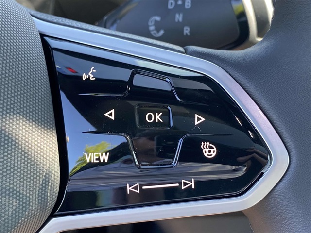 new 2025 Volkswagen ID.4 car, priced at $60,611