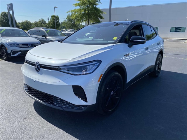 new 2025 Volkswagen ID.4 car, priced at $60,611