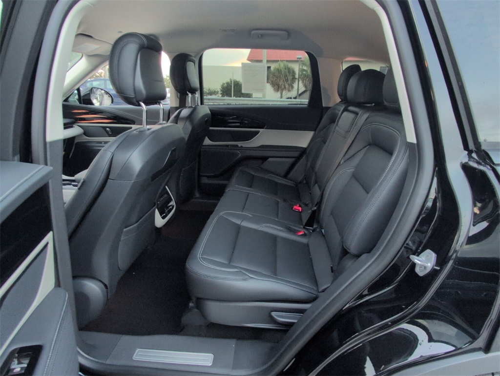 new 2025 Lincoln Nautilus car, priced at $55,234