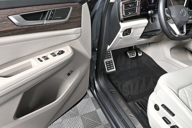 used 2024 Volkswagen Atlas car, priced at $39,900