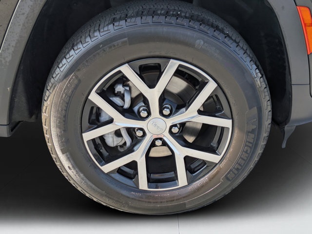 used 2024 Jeep Grand Cherokee car, priced at $27,831