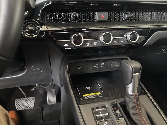 used 2025 Honda CR-V Hybrid car, priced at $39,995