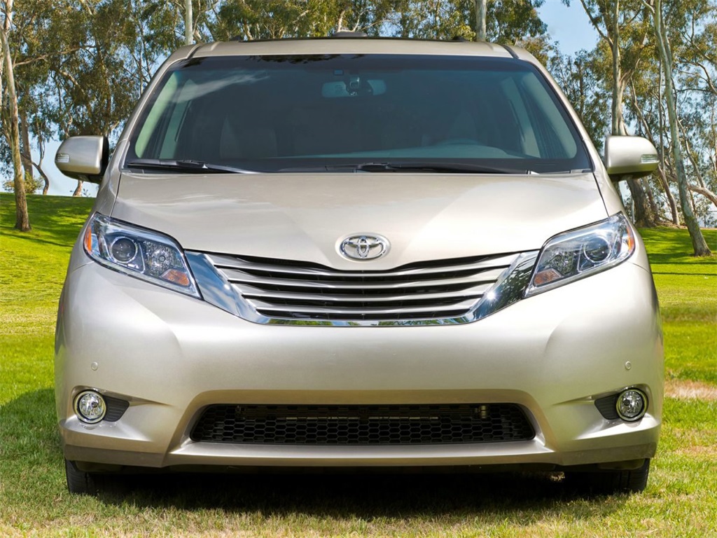 used 2016 Toyota Sienna car, priced at $18,990