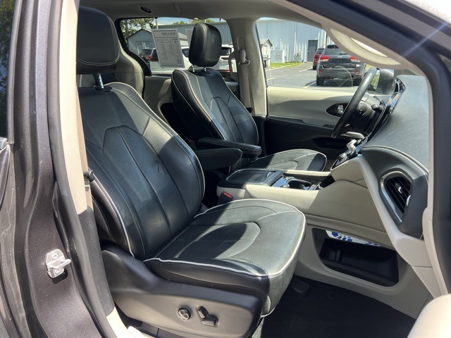 used 2022 Chrysler Pacifica car, priced at $31,788
