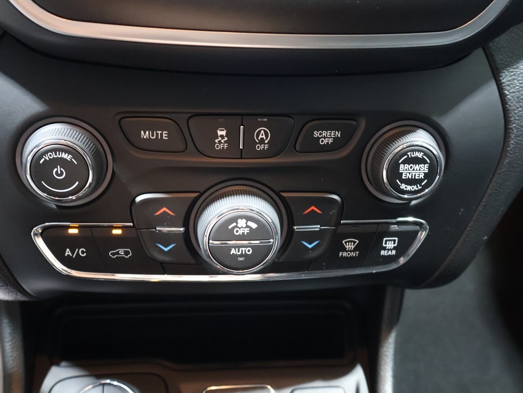 used 2022 Jeep Cherokee car, priced at $25,500