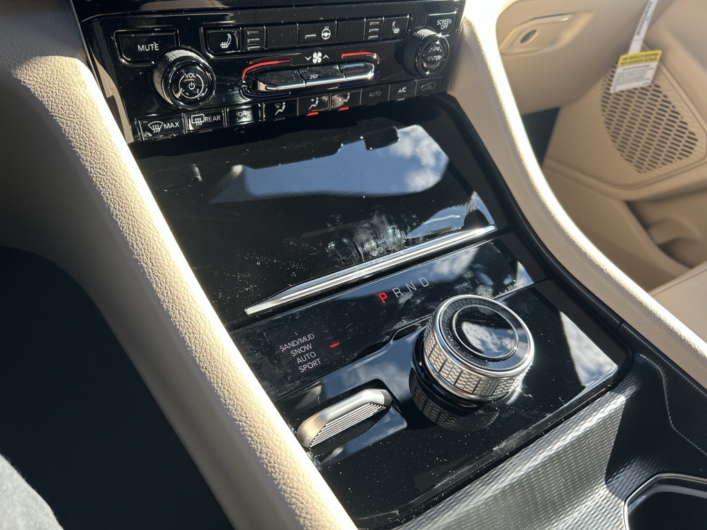 new 2025 Jeep Grand Cherokee car, priced at $46,240