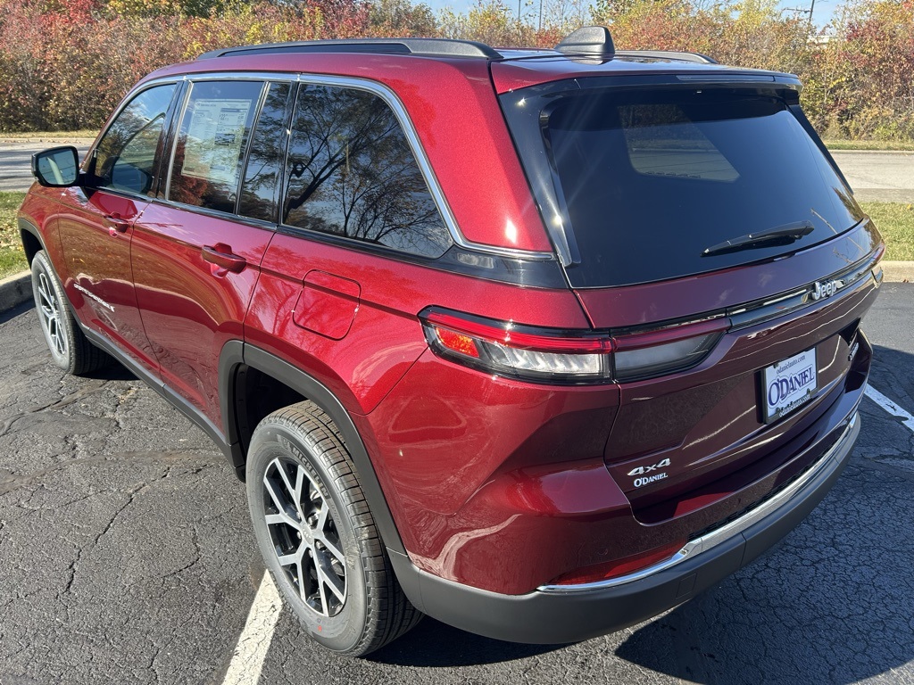 new 2025 Jeep Grand Cherokee car, priced at $46,240