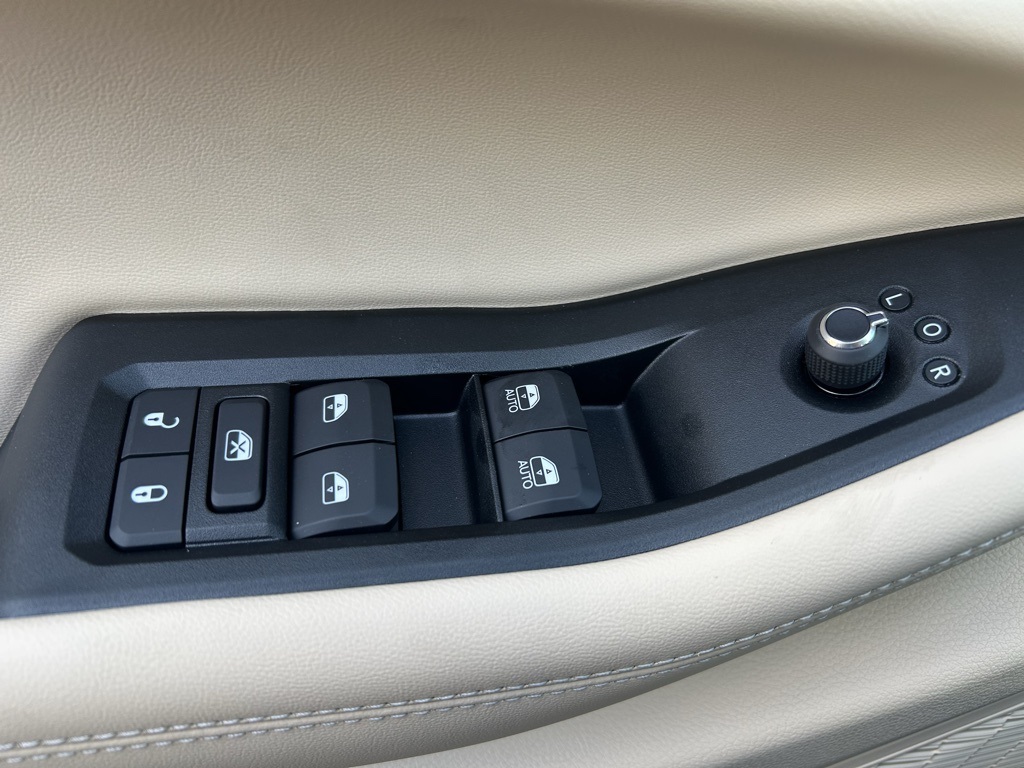 new 2025 Jeep Grand Cherokee car, priced at $46,240