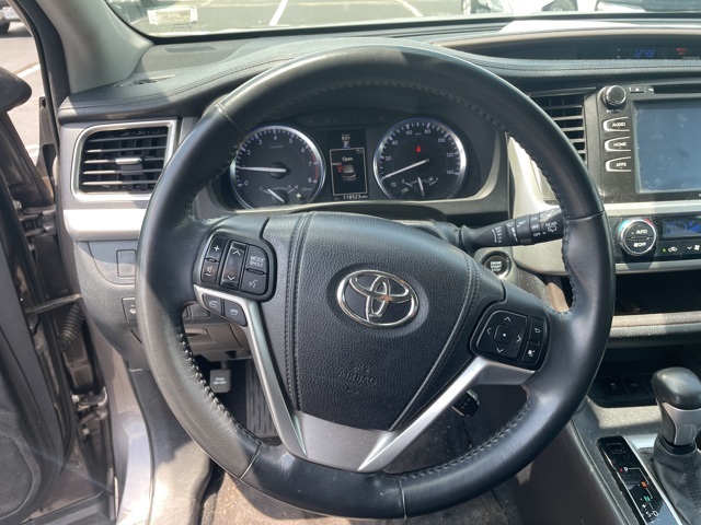 used 2014 Toyota Highlander car, priced at $16,940