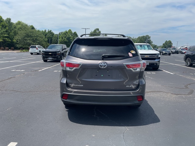 used 2014 Toyota Highlander car, priced at $16,940