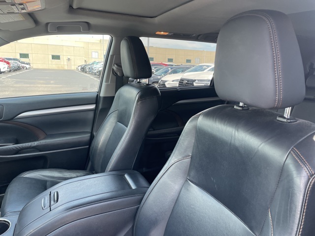 used 2014 Toyota Highlander car, priced at $16,940