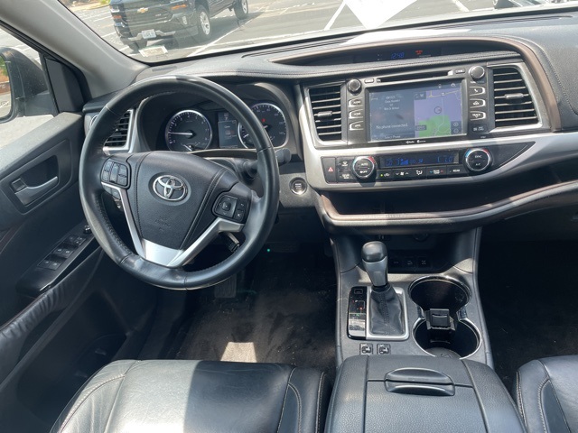 used 2014 Toyota Highlander car, priced at $16,940