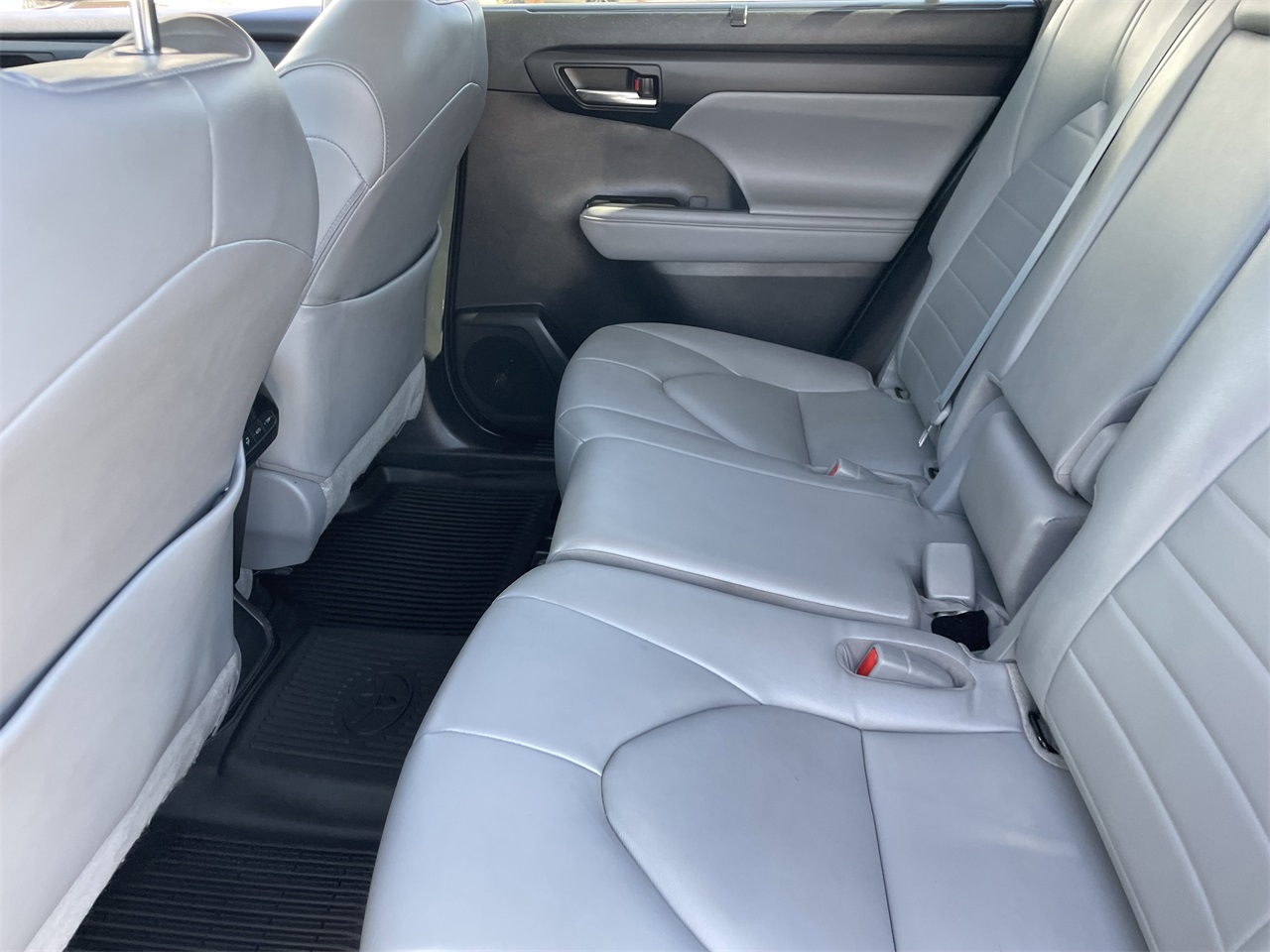 used 2022 Toyota Highlander car, priced at $31,783