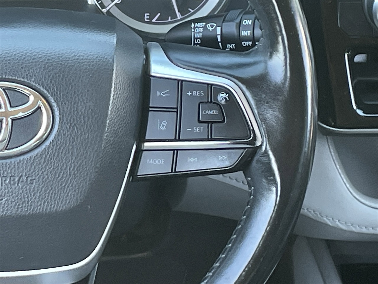 used 2022 Toyota Highlander car, priced at $31,783