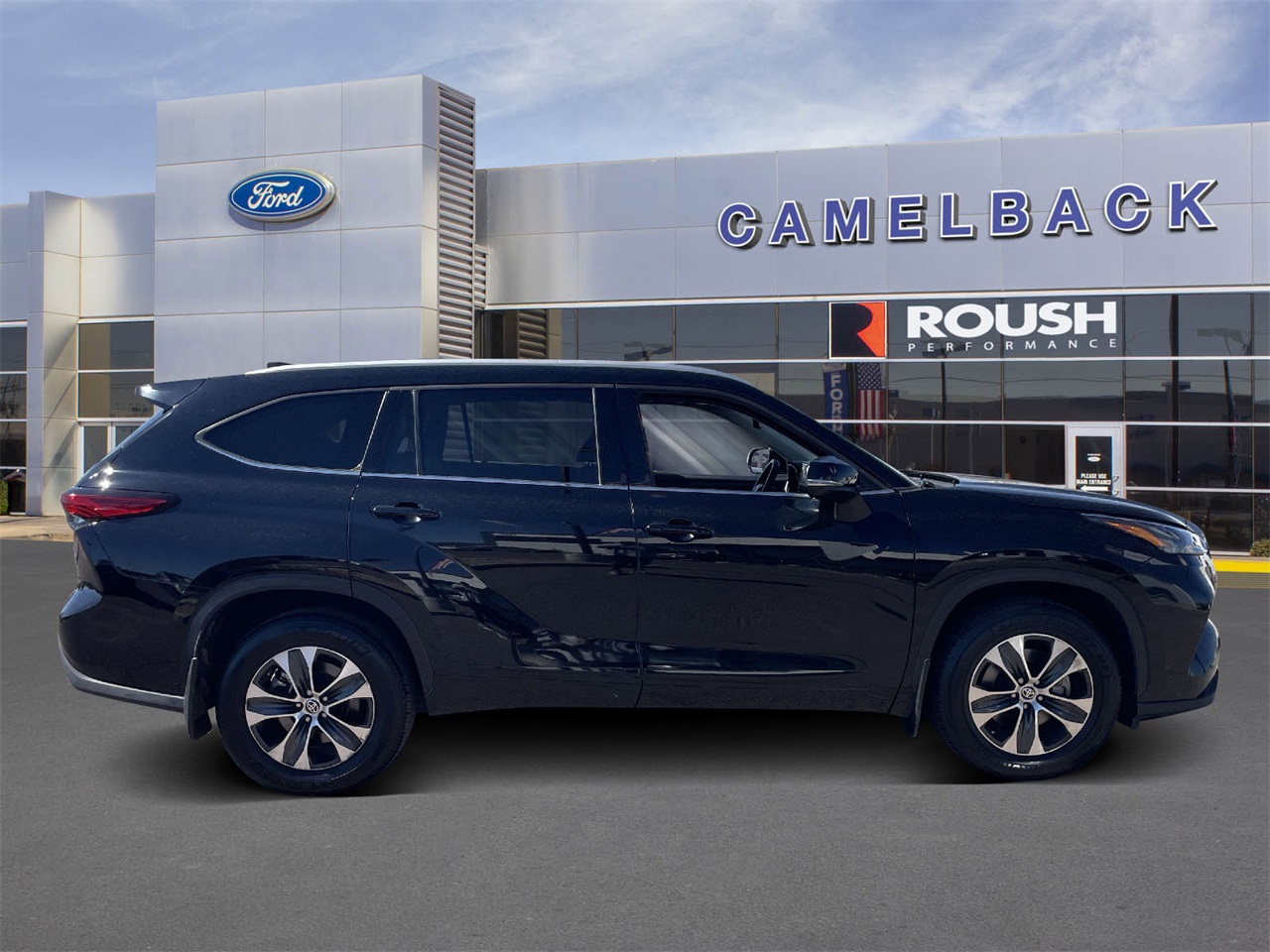 used 2022 Toyota Highlander car, priced at $31,783