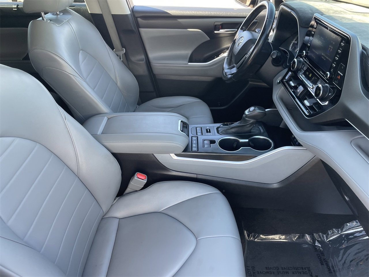 used 2022 Toyota Highlander car, priced at $31,783