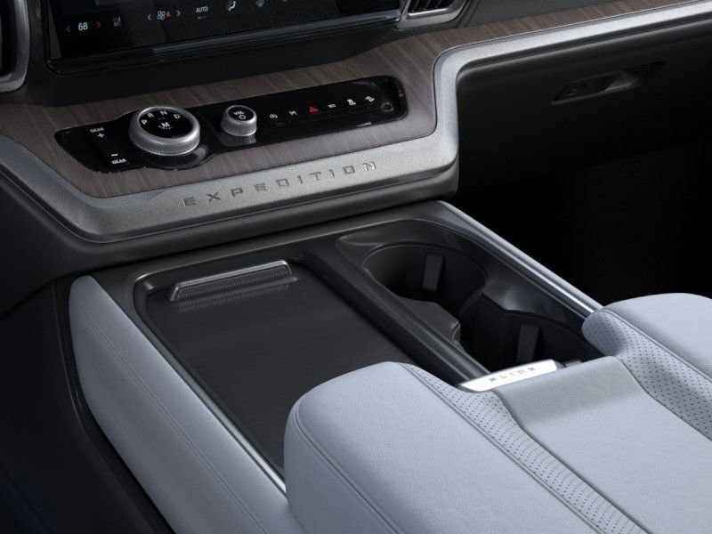 new 2025 Ford Expedition car, priced at $90,740