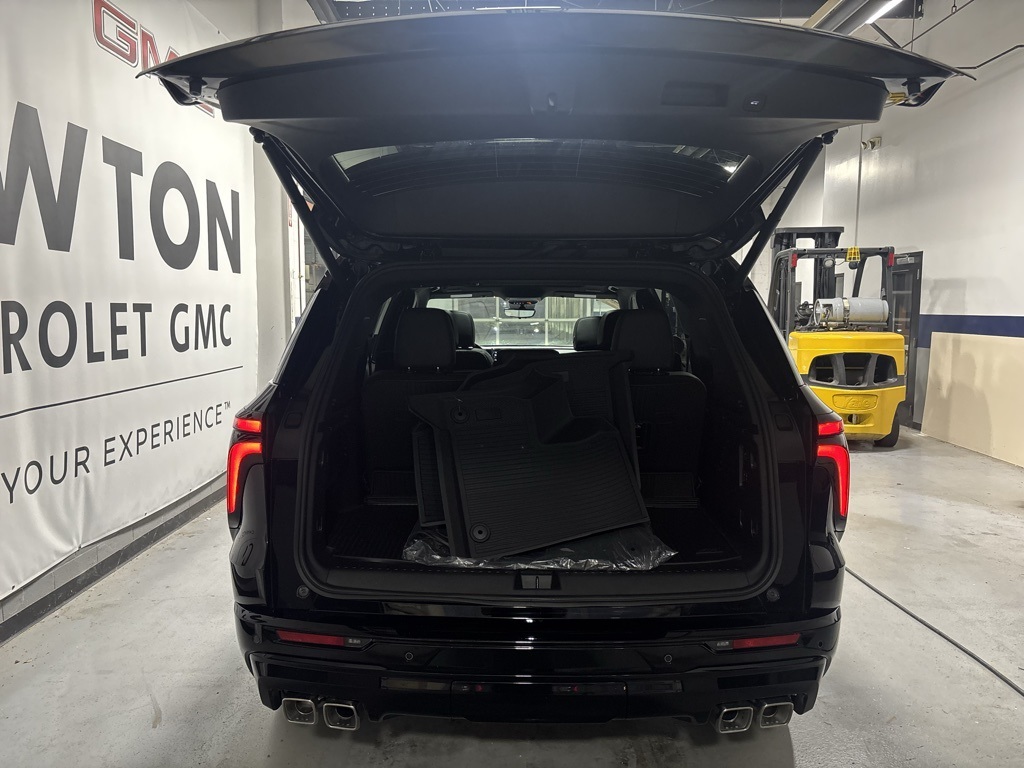 new 2026 Chevrolet Traverse car, priced at $58,036