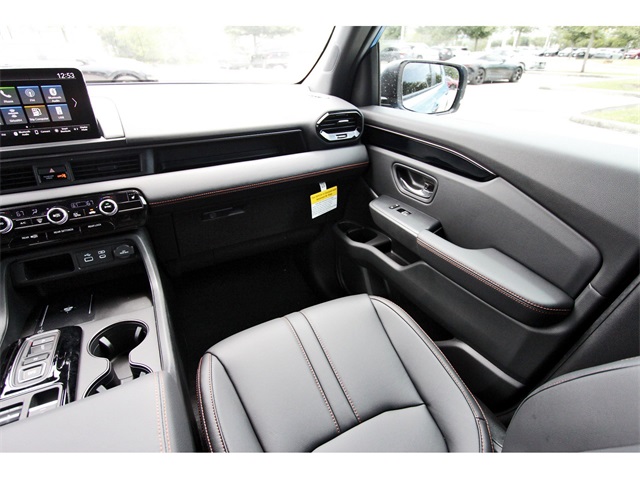 new 2025 Honda Pilot car, priced at $49,253