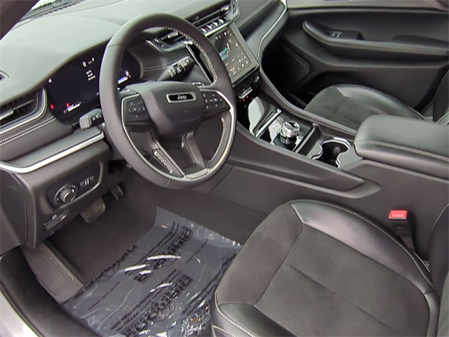 used 2024 Jeep Grand Cherokee car, priced at $32,911