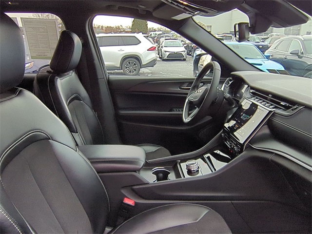 used 2024 Jeep Grand Cherokee car, priced at $32,911