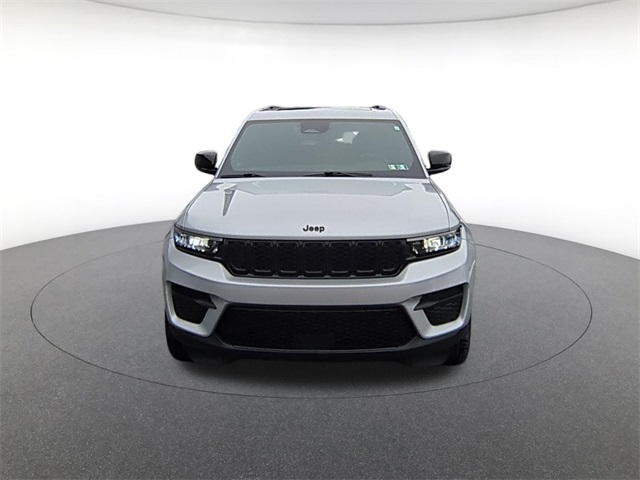 used 2024 Jeep Grand Cherokee car, priced at $32,911