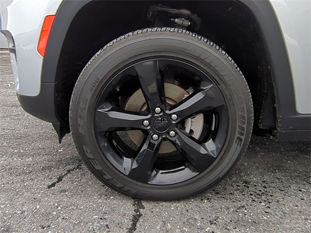 used 2024 Jeep Grand Cherokee car, priced at $32,911