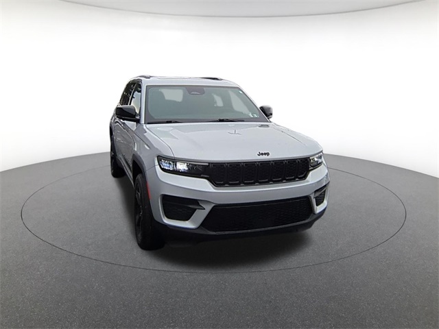 used 2024 Jeep Grand Cherokee car, priced at $32,911