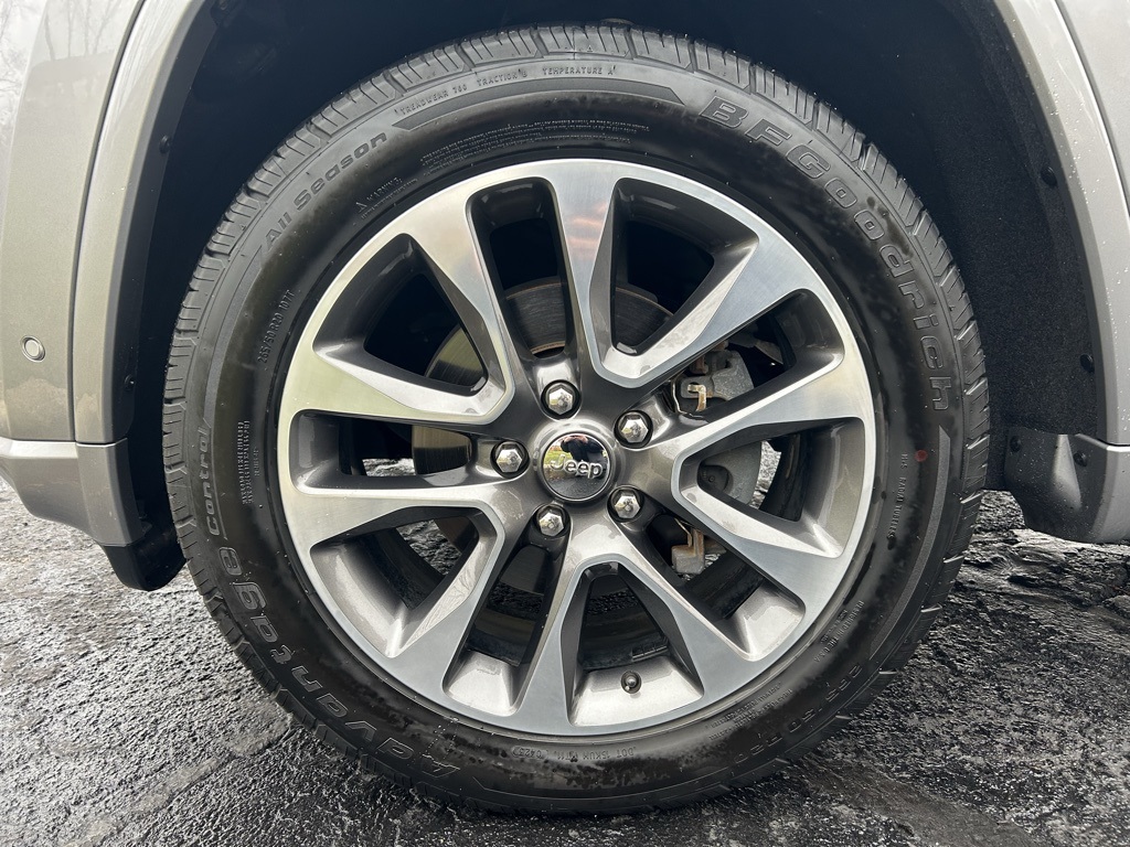 used 2018 Jeep Grand Cherokee car, priced at $18,499