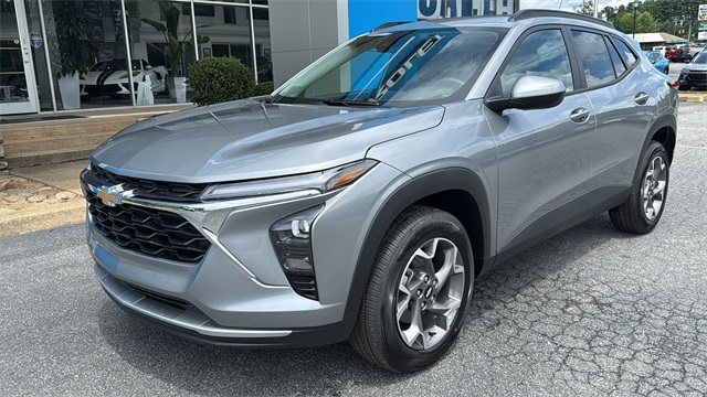 new 2025 Chevrolet Trax car, priced at $24,335