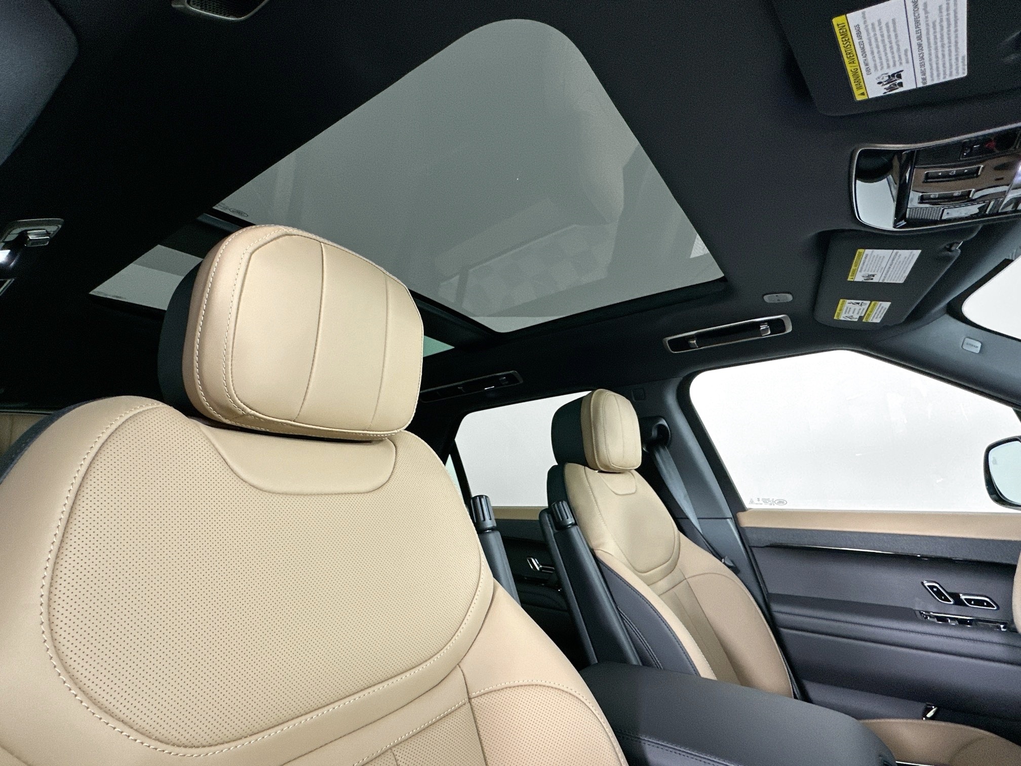 new 2025 Land Rover Range Rover Sport car, priced at $105,780