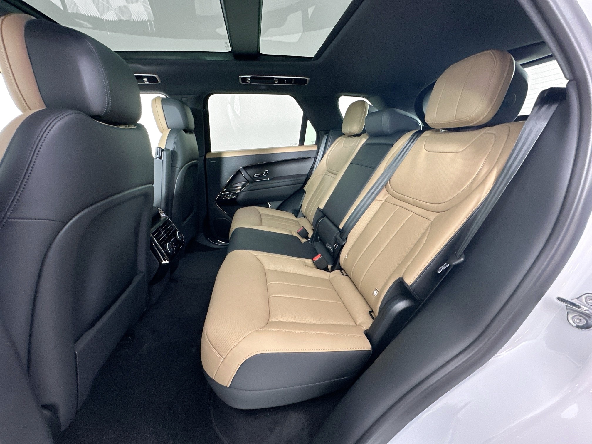 new 2025 Land Rover Range Rover Sport car, priced at $105,780