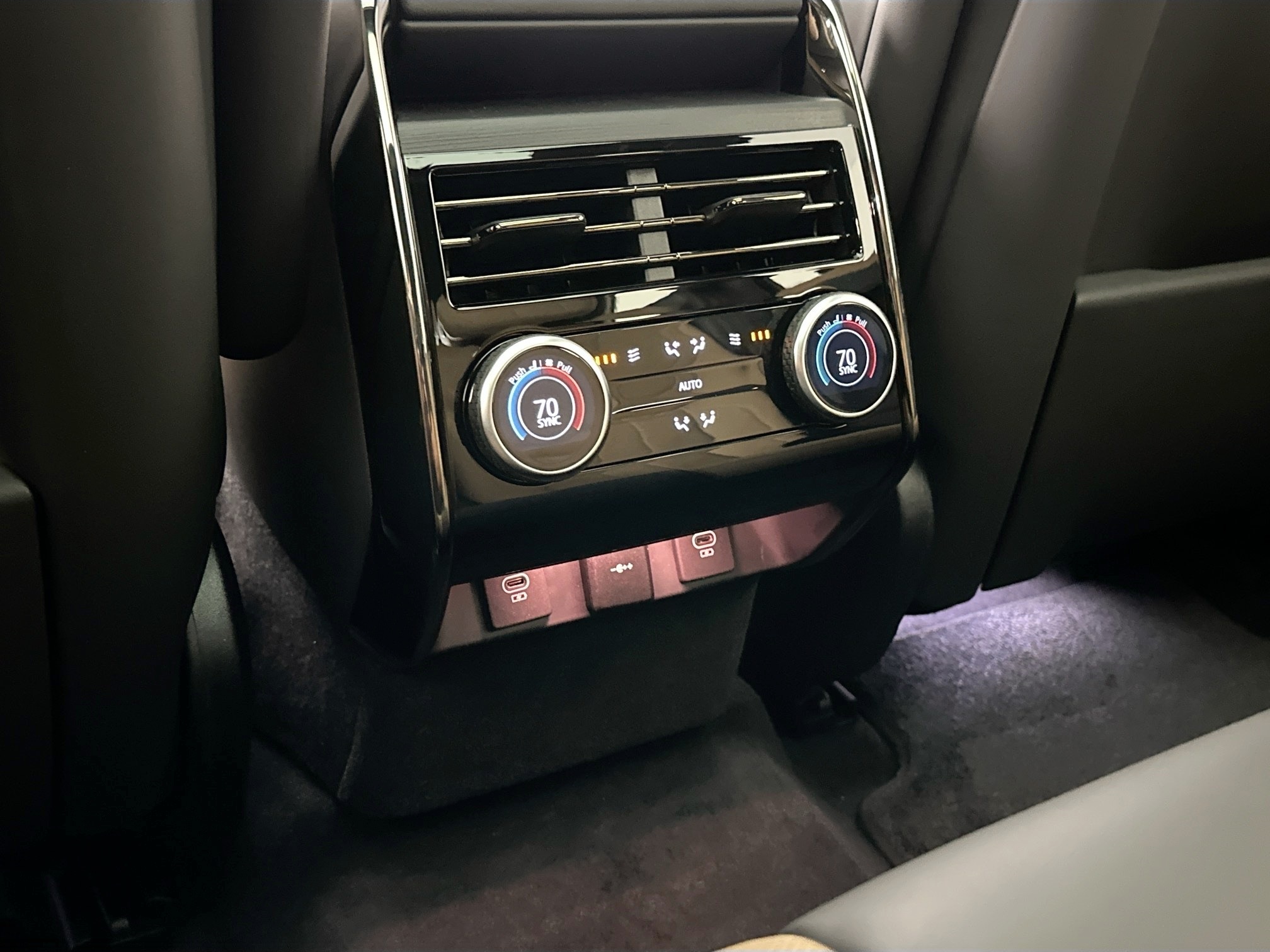 new 2025 Land Rover Range Rover Sport car, priced at $105,780