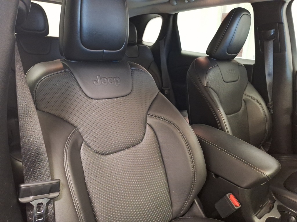 used 2021 Jeep Cherokee car, priced at $23,292